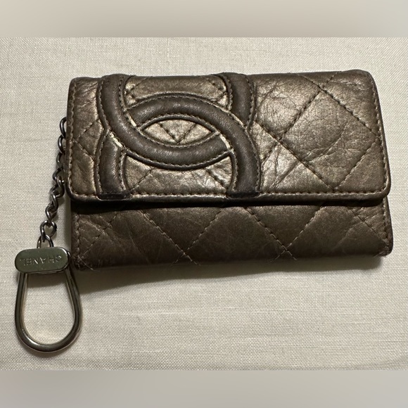 Authentic CHANEL cambon snap bronze leather diamond pattern wallet w/ key chain - Picture 2 of 5